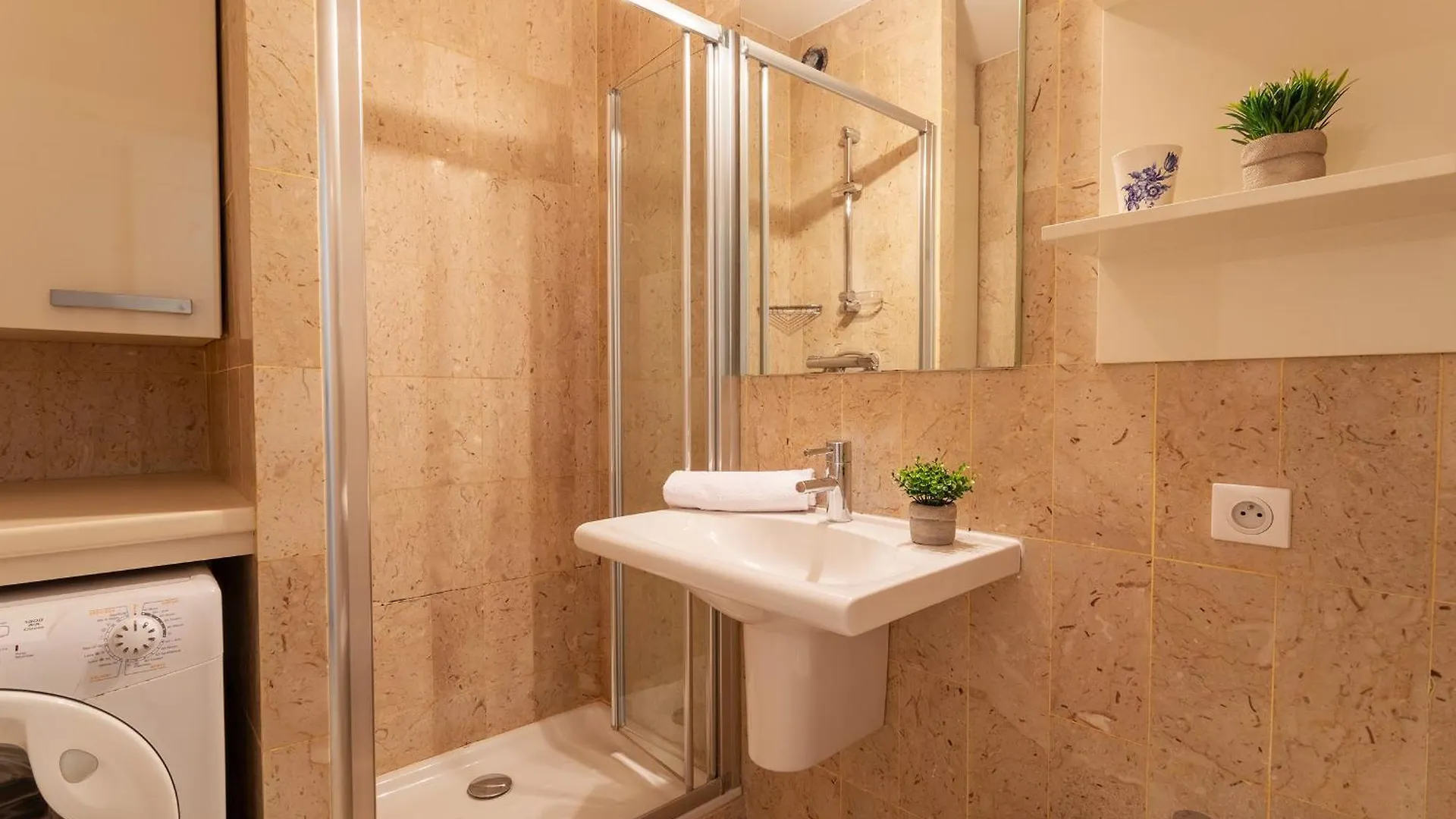 Residence Gray D'Albion Studio Bra507 Cannes Francja